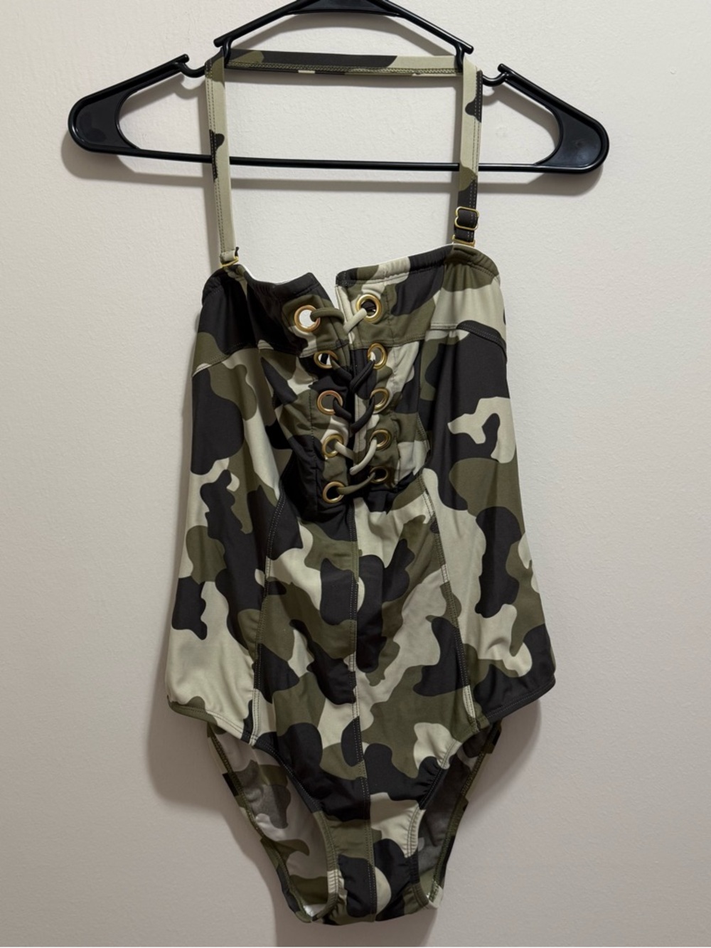 Venus Women’s One-Piece Camo Swimsuit Size 8 Halter Top